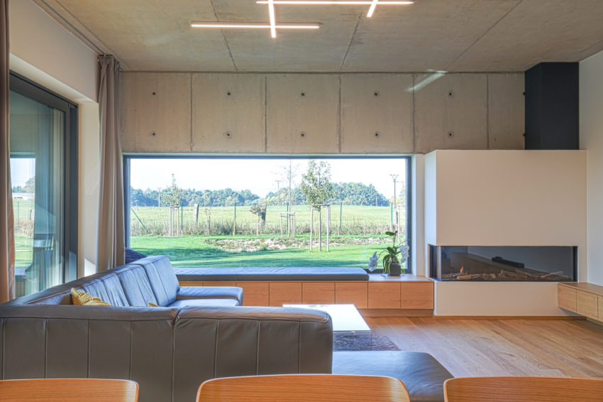 布拉格森林中的自然混凝土与木质家园-10