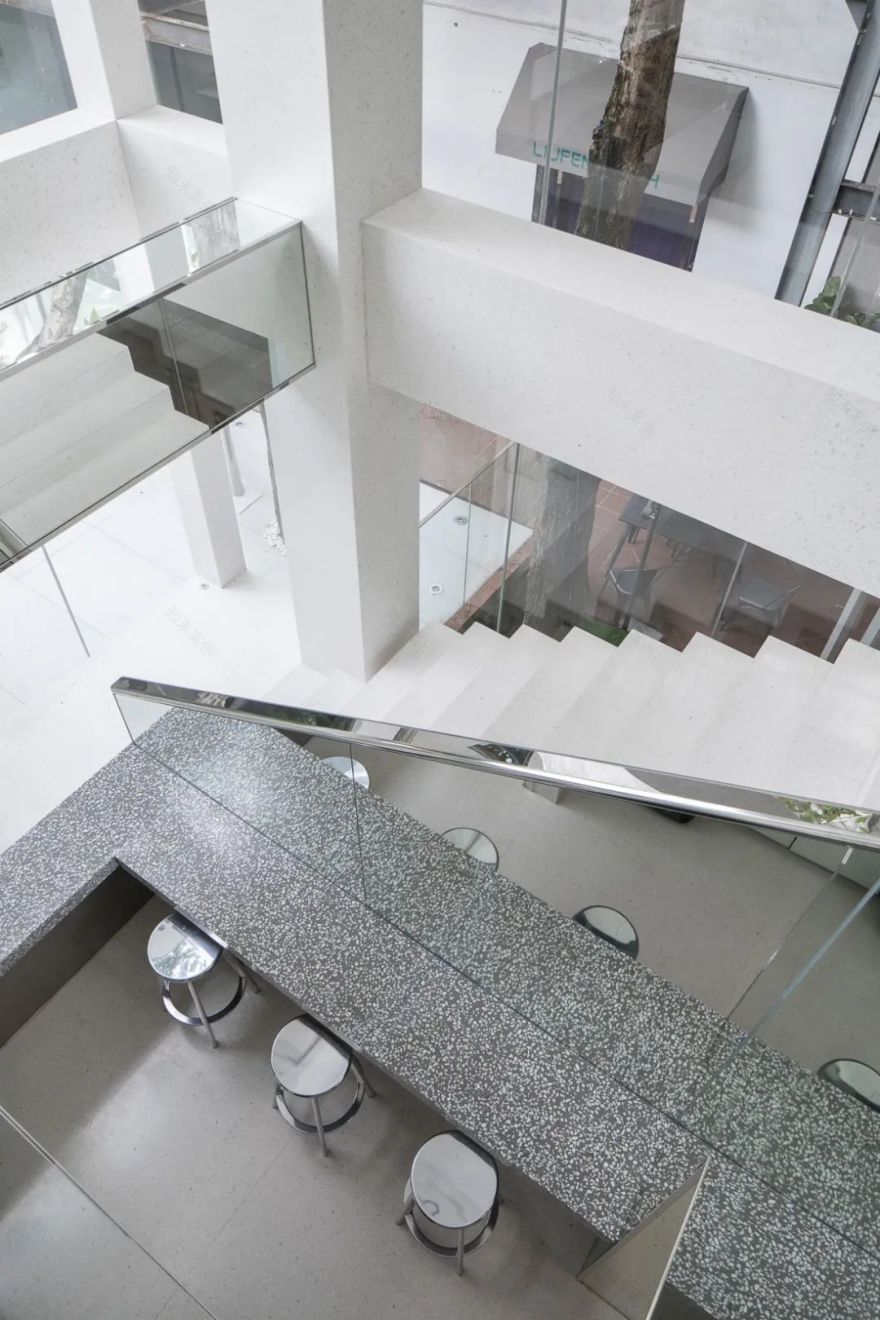 广州老楼蜕变时尚办公空间,设计师妙手化腐朽为神奇-29