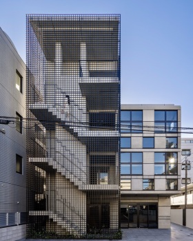福冈多租户建筑中的格子丨日本福冈丨SAKO Architects