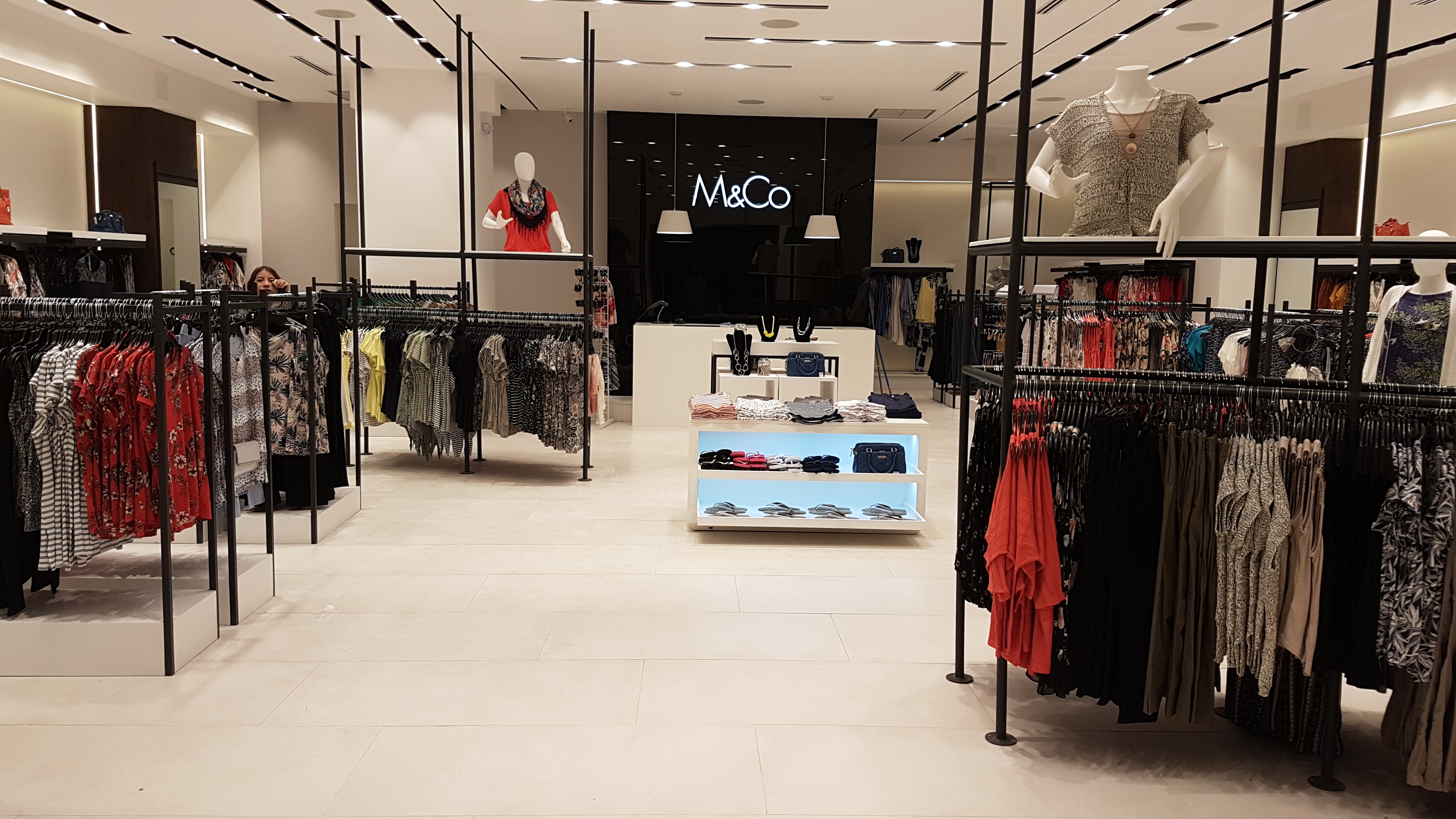 Guatemala M&Co 购物商场-10