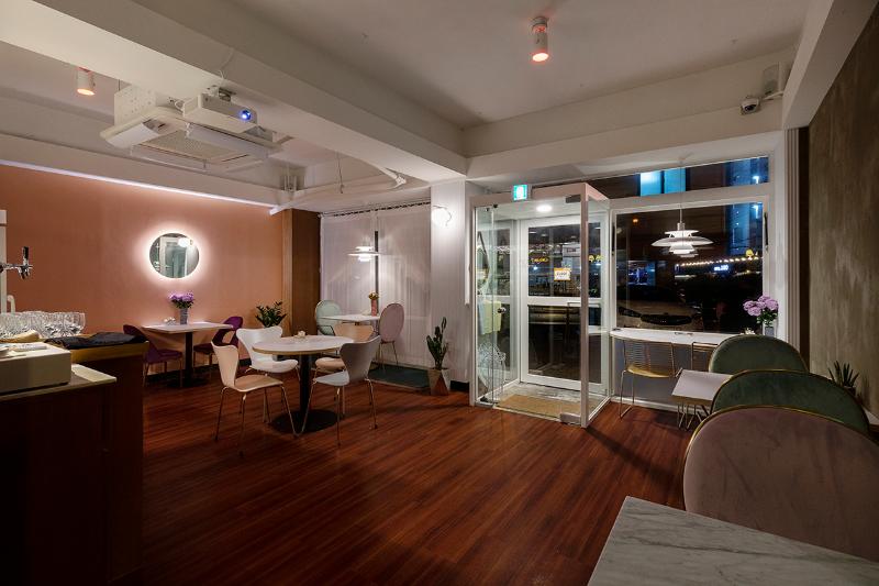 现代简约风餐厅，点睛之笔的 14 平米空间设计-2