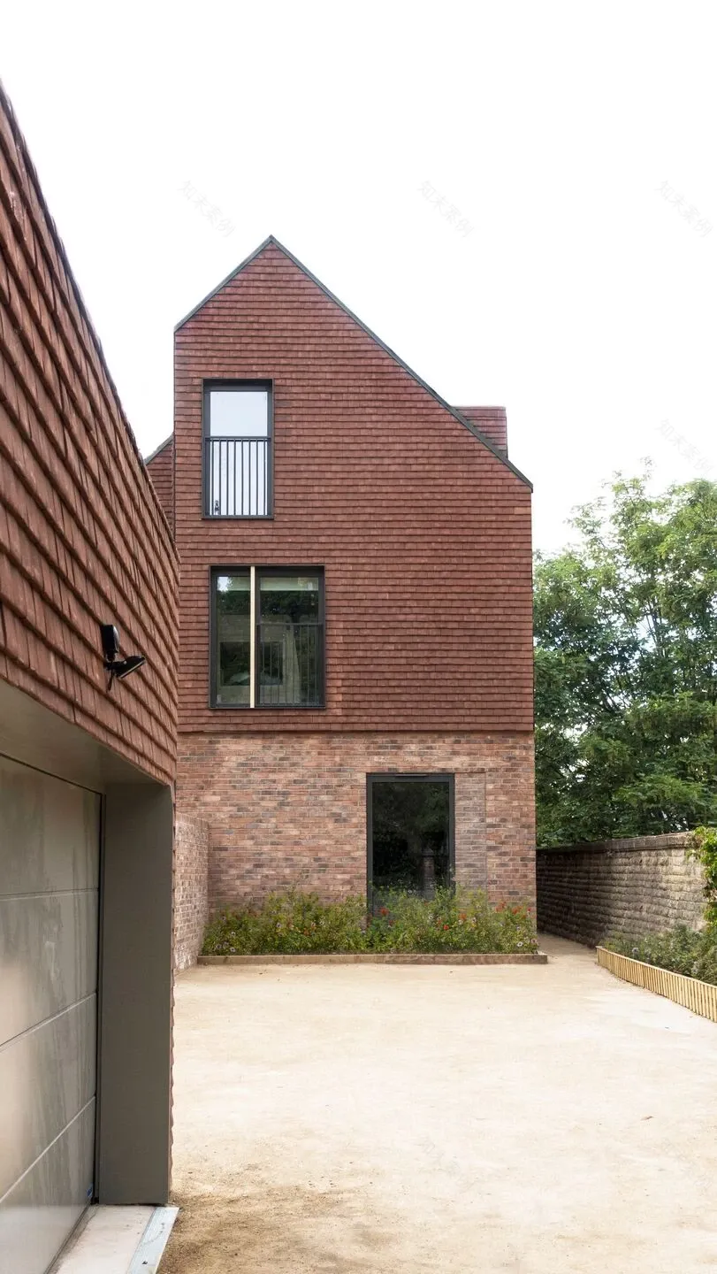 英国 Didsbury 砖石墙隐藏的土陶别墅丨英国曼彻斯特丨Annabelle Tugby Architects-7