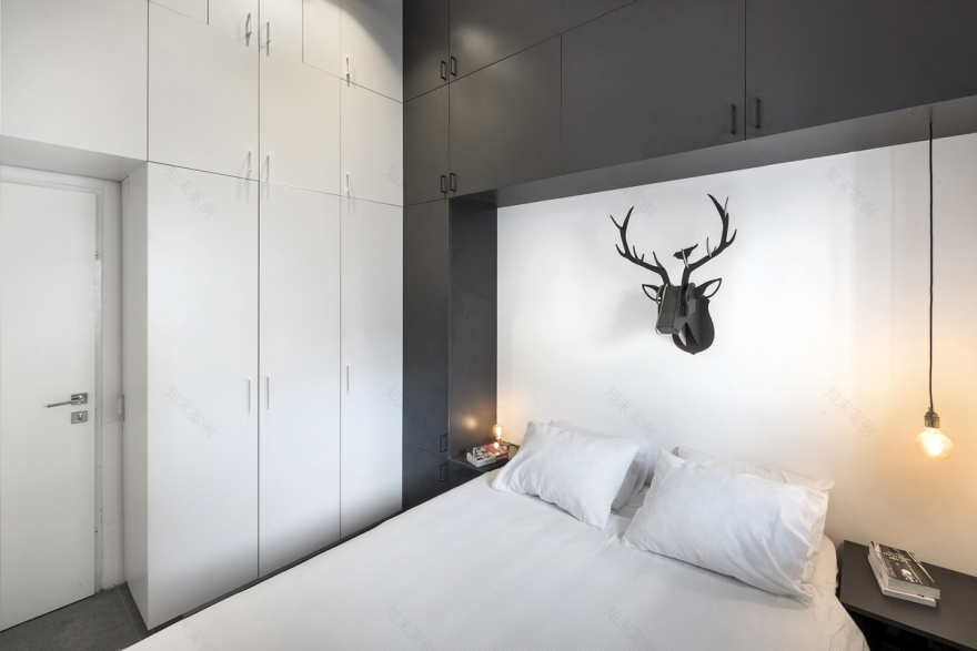 特拉维夫 44 平米公寓,深色设计诠释小空间魅力-53