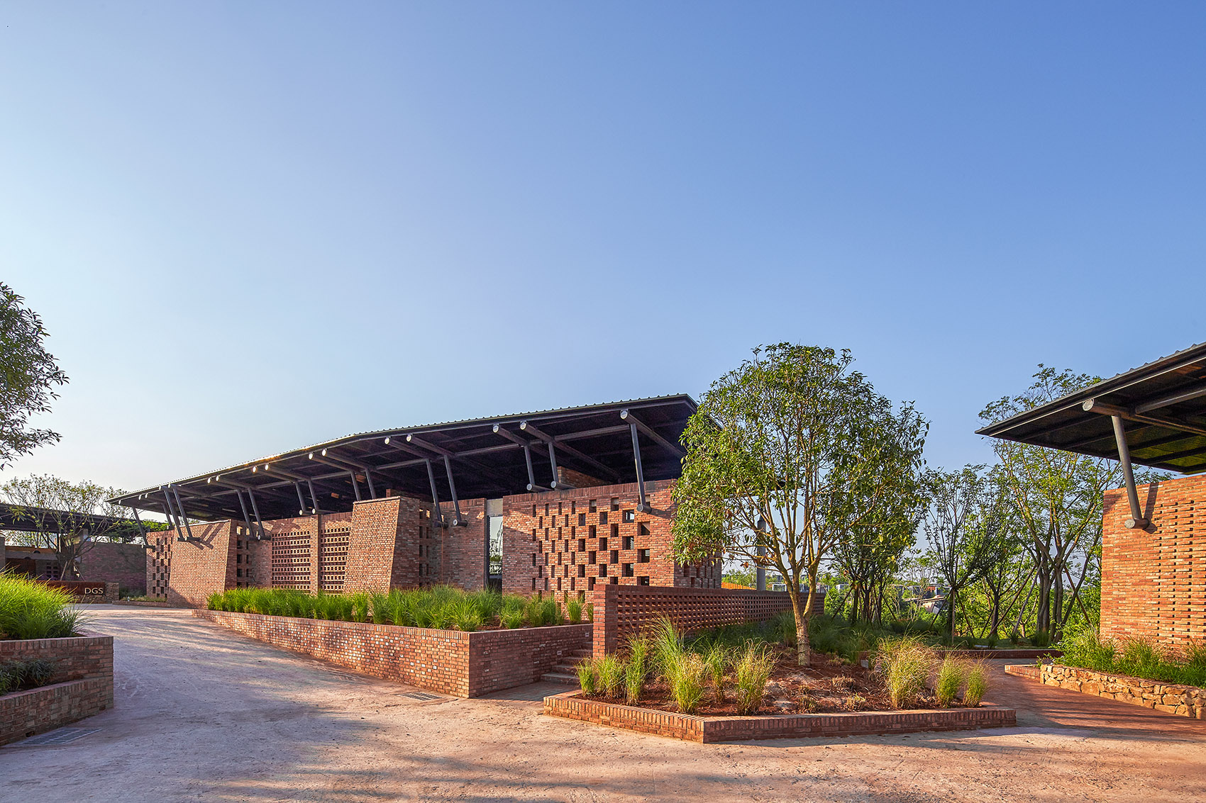 砖叠马场 & 成都达根斯马术俱乐部 / 成都万华-36