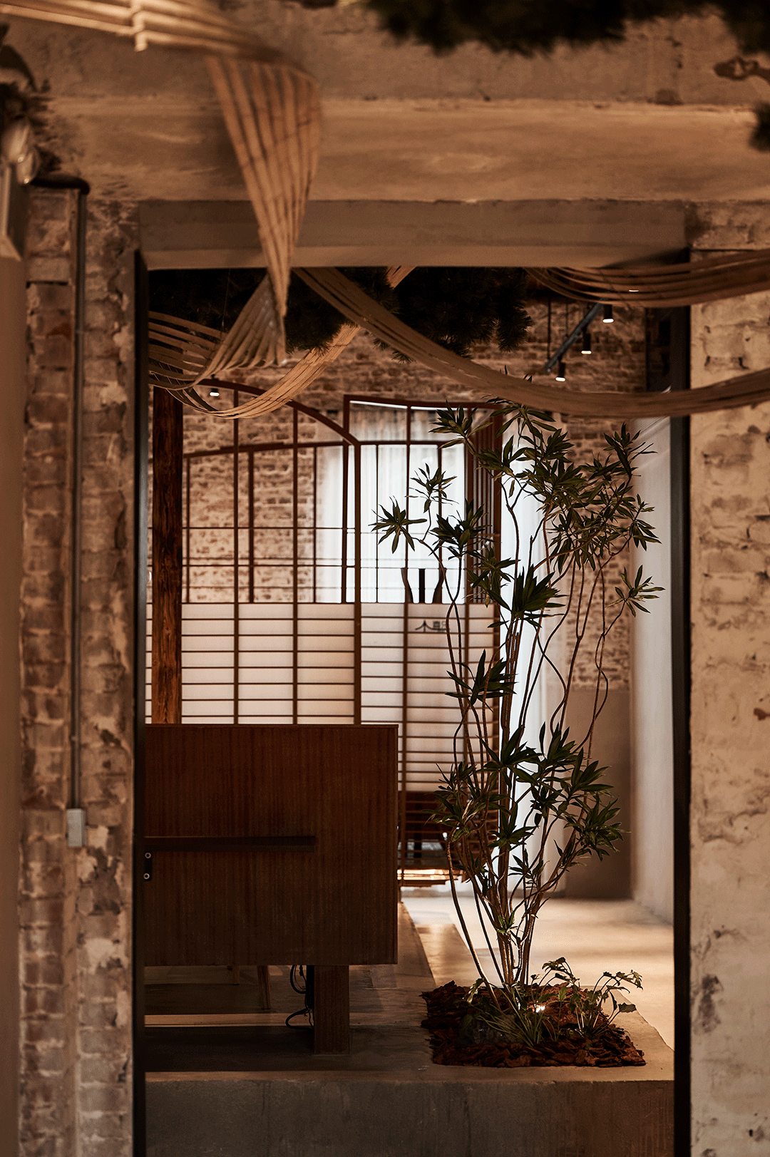 开封松树院子·艺术餐厅丨中国开封丨鼎合设计-9