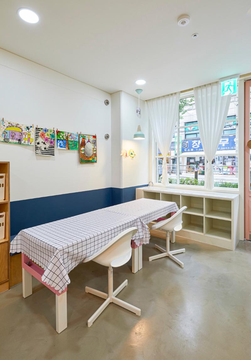 简约温馨的 8 坪美术教室设计-9