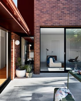 悉尼下北岸 Lane Cove House 现代扩建设计
