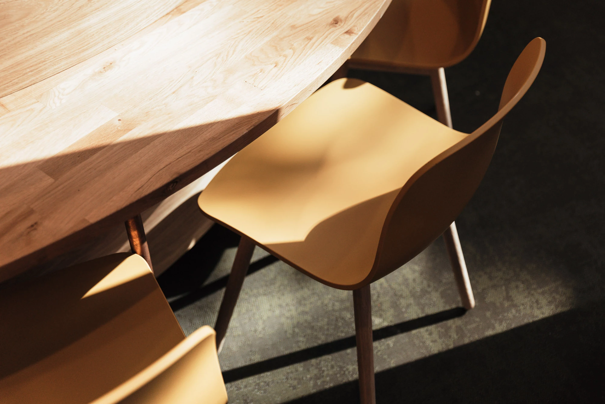 波兰 Stary Browar 购物中心现代厨房风格美食广场-38