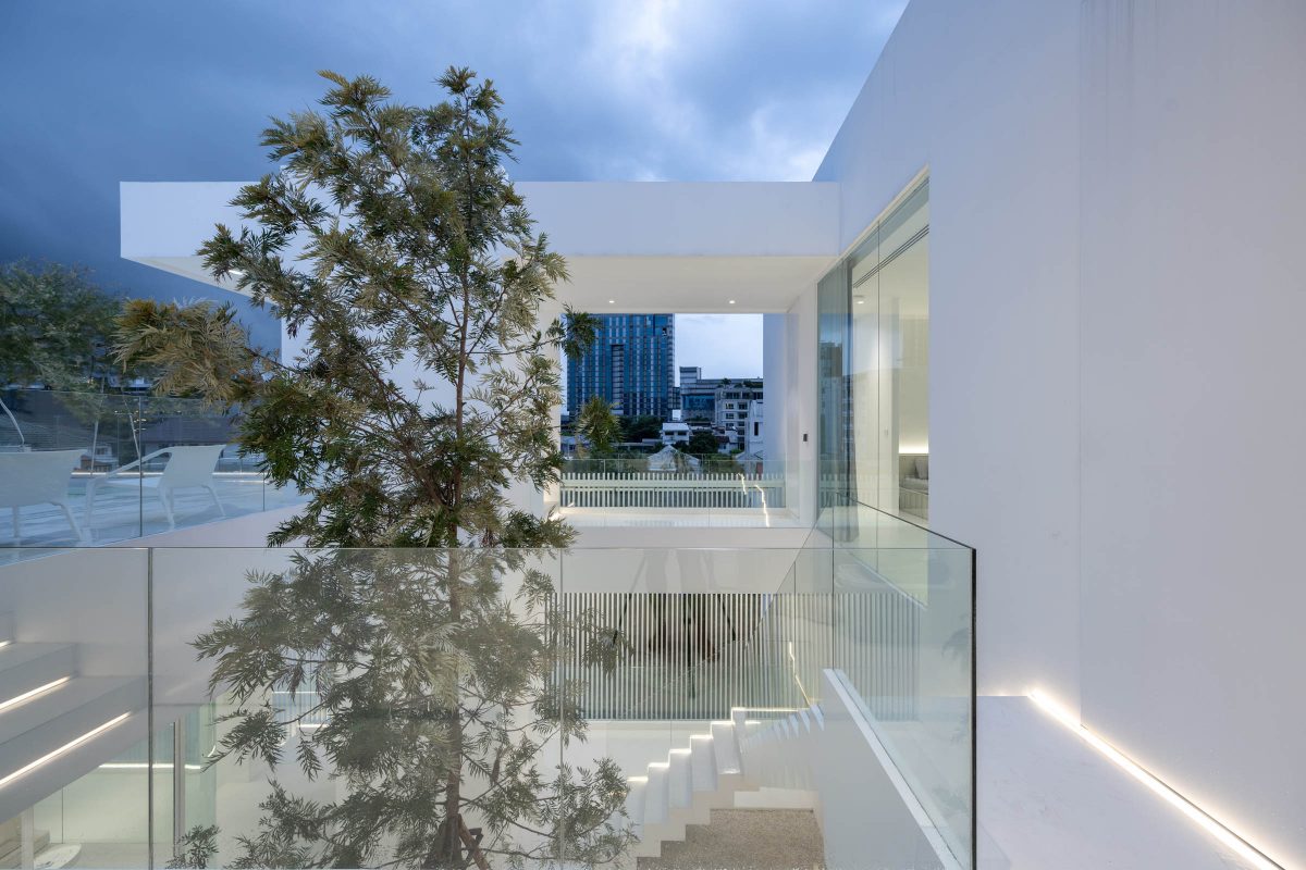 บ้านสีขาว โฮมสตูดิโอที่ผสานพื้นที่อยู่อาศัยในบ้านหลากฟังก์ชัน-24