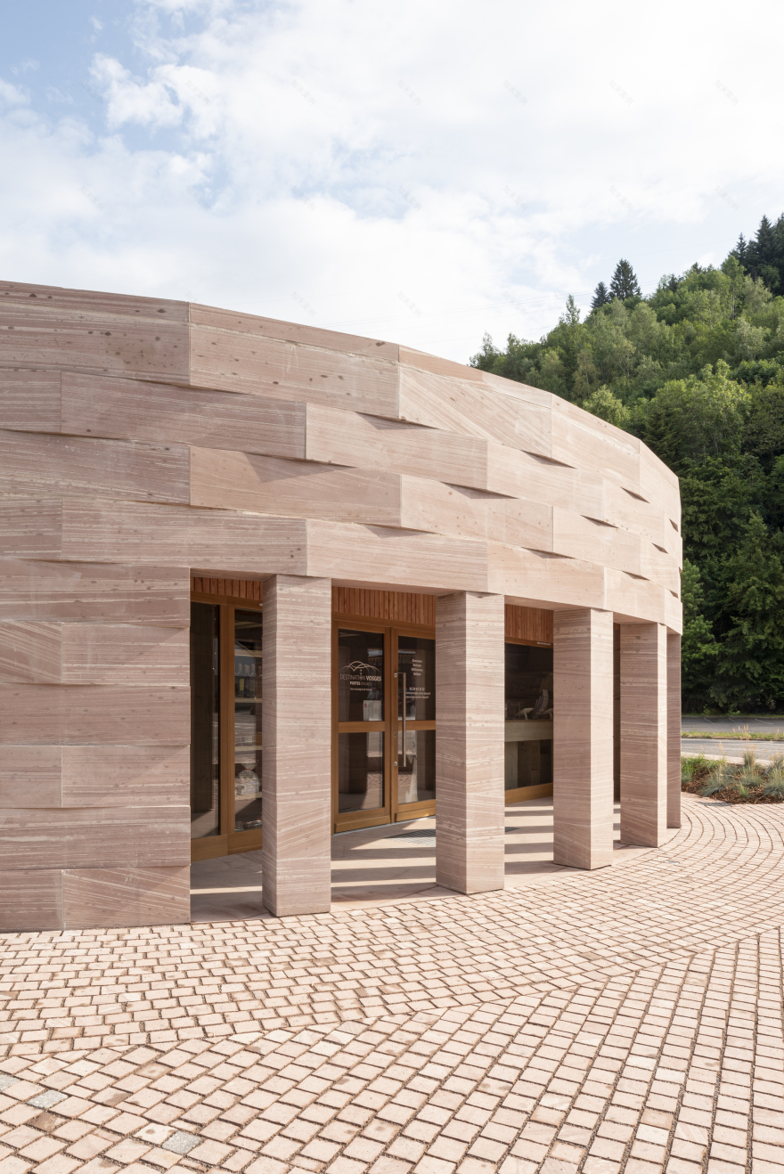 普莱平原游客办公室-11