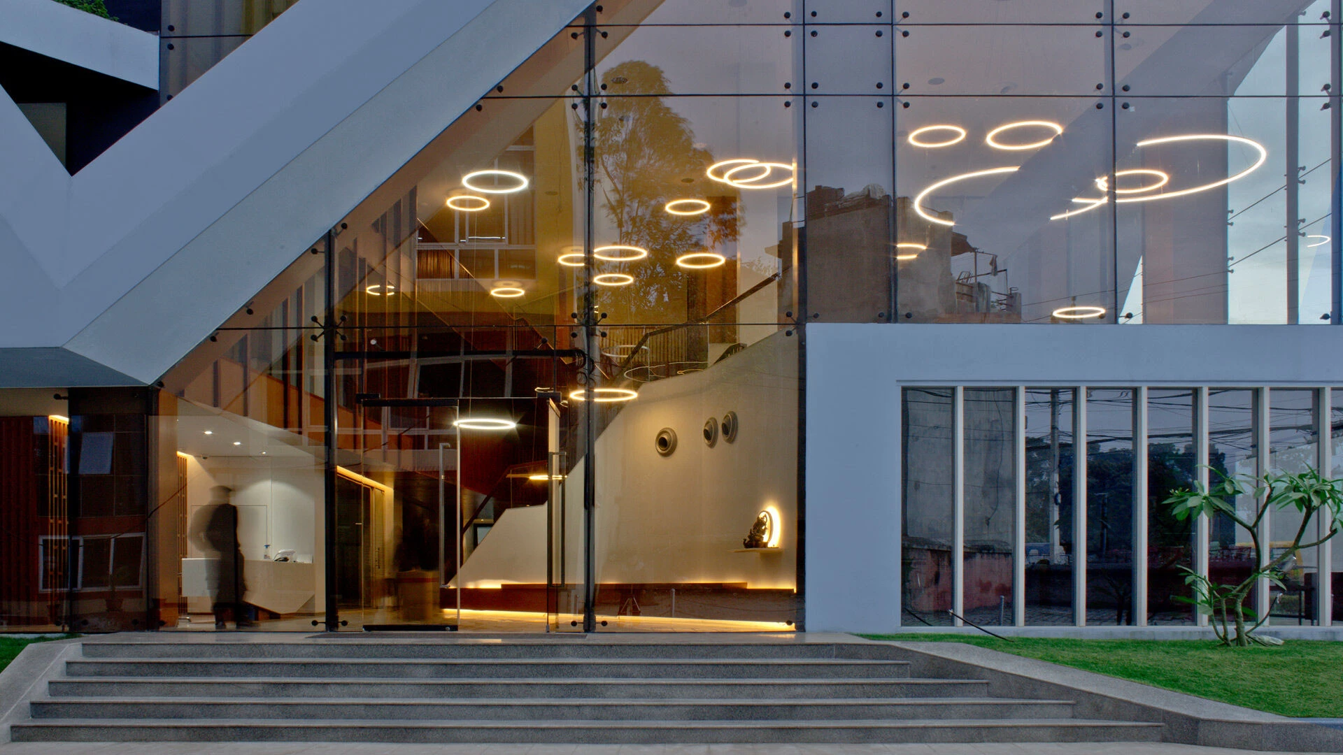 眼睛 或 眼 或 目丨尼泊尔丨MAP-24