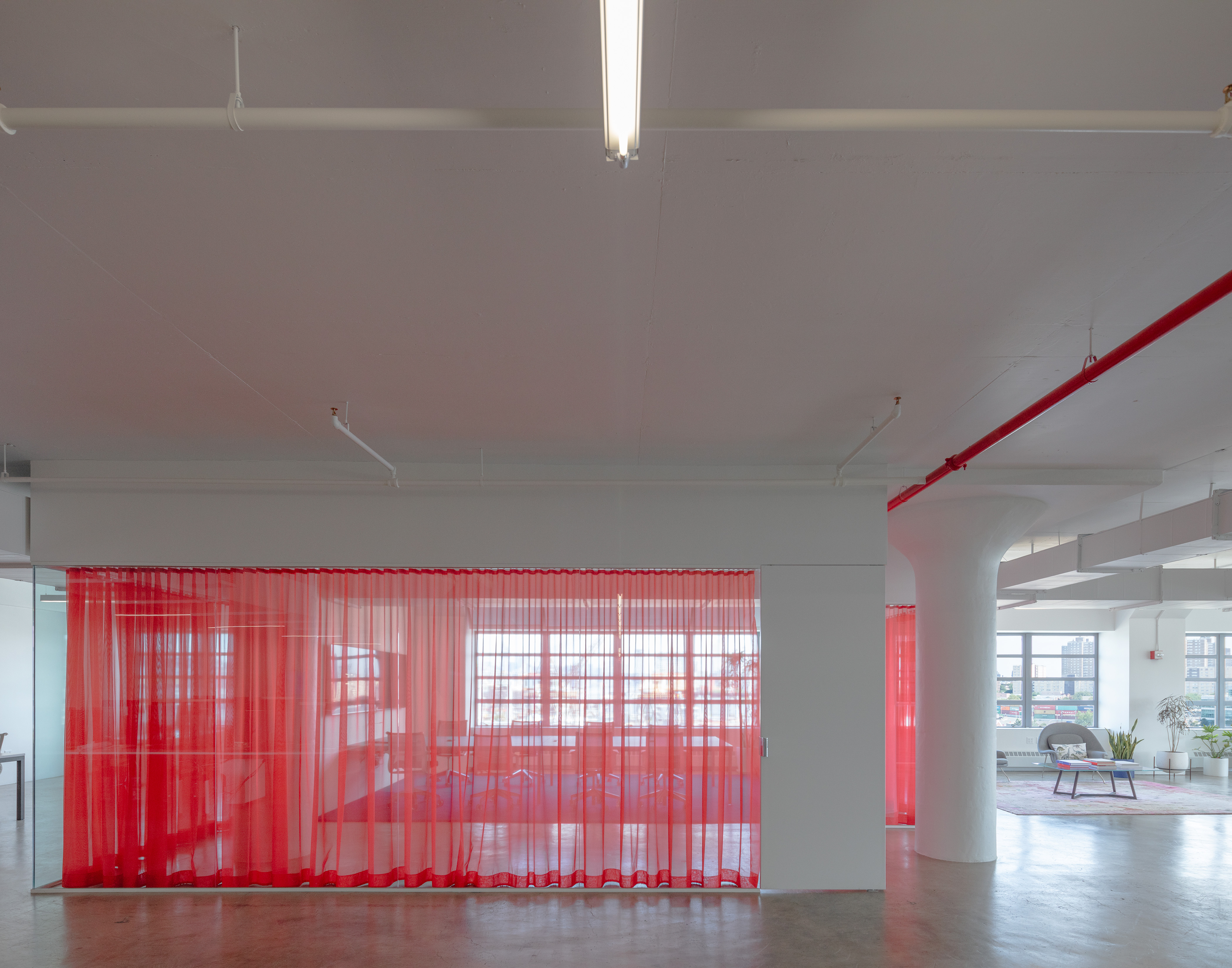 融合实体与数字的 Hush Studios 办公室设计-17