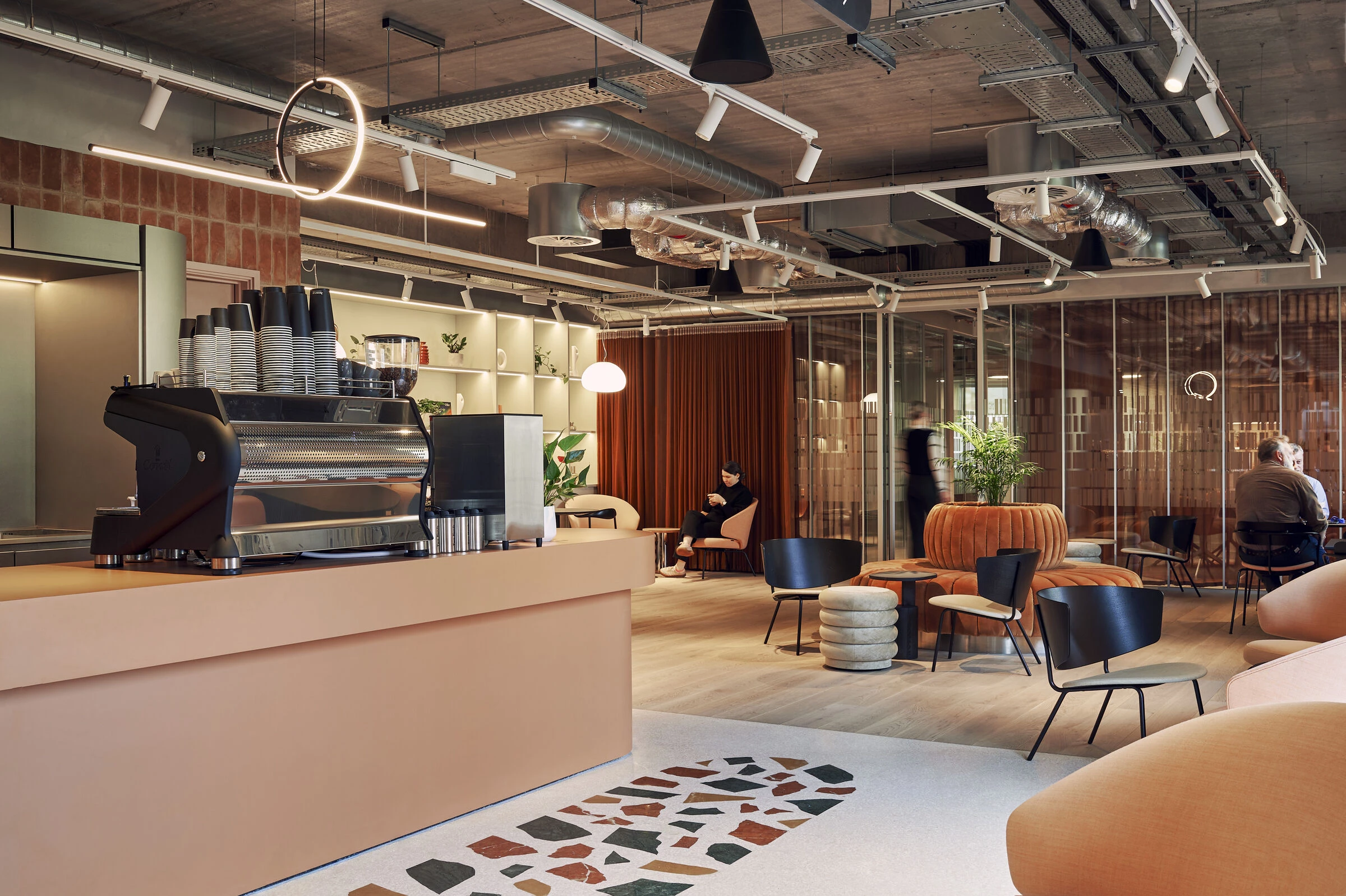 英国南安普敦 Mountbatten House 海滨风格办公室设计丨Hawkins,Brown,bUd studio-18