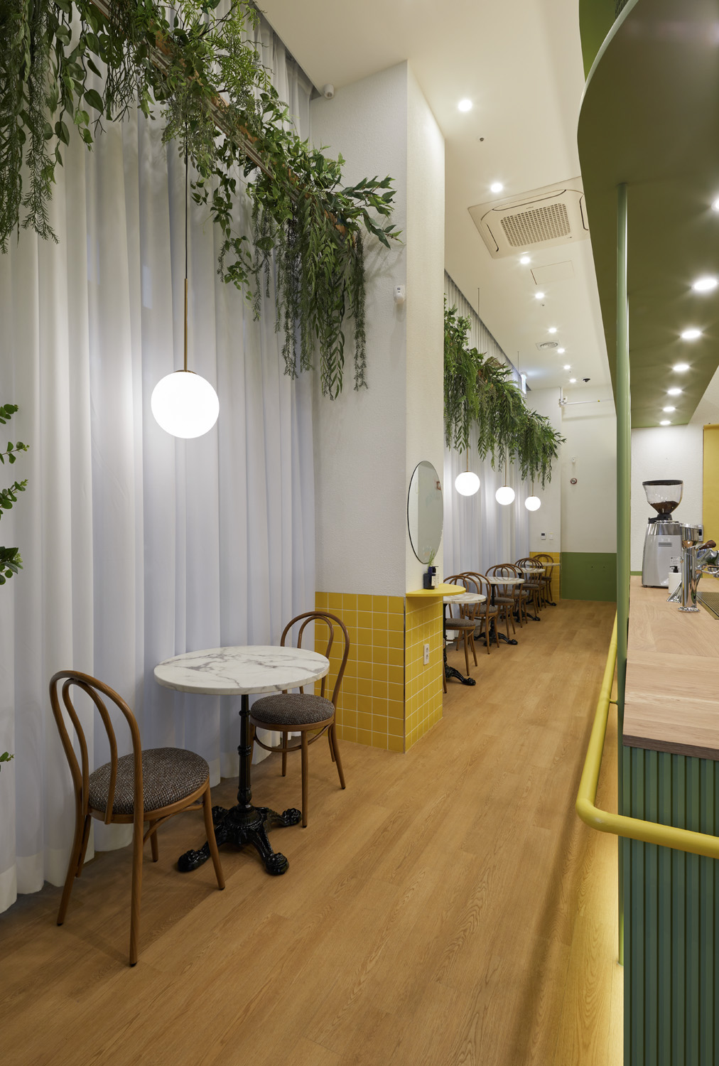 15 坪韩式自然风布兰奇咖啡厅设计-9