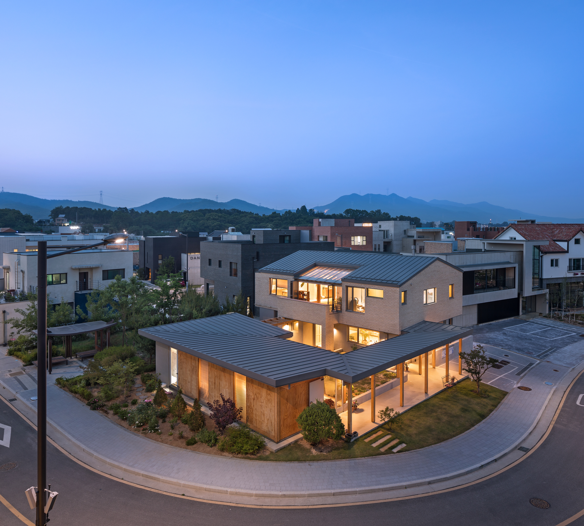 10M4D House / guga Urban Architecture-40