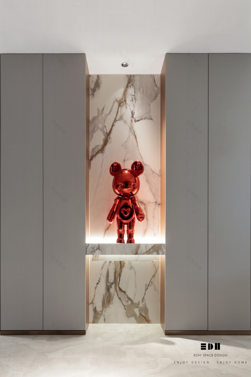 星空之梦 · 红金交织的现代家居空间-10