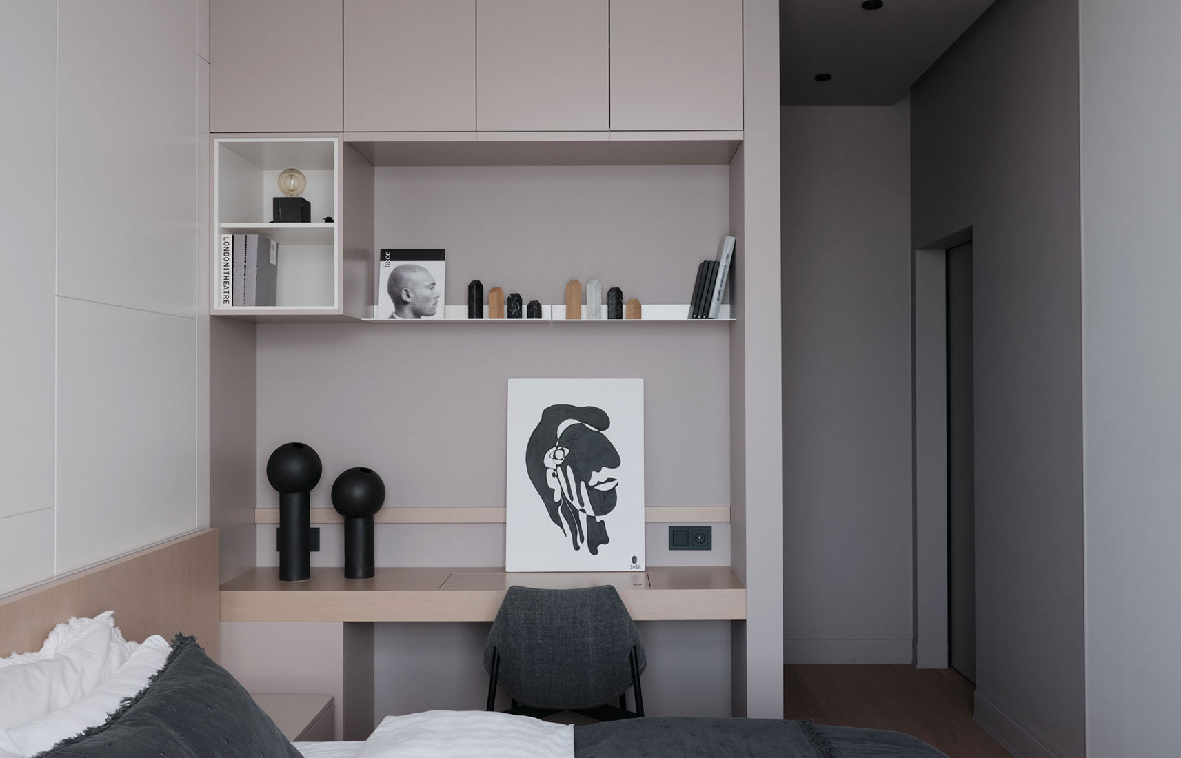 圣彼得堡 75 平米学生公寓 | 红色丝绒沙发成为亮点-19