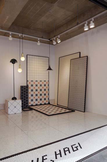 极简设计打造办公空间与展示厅-13