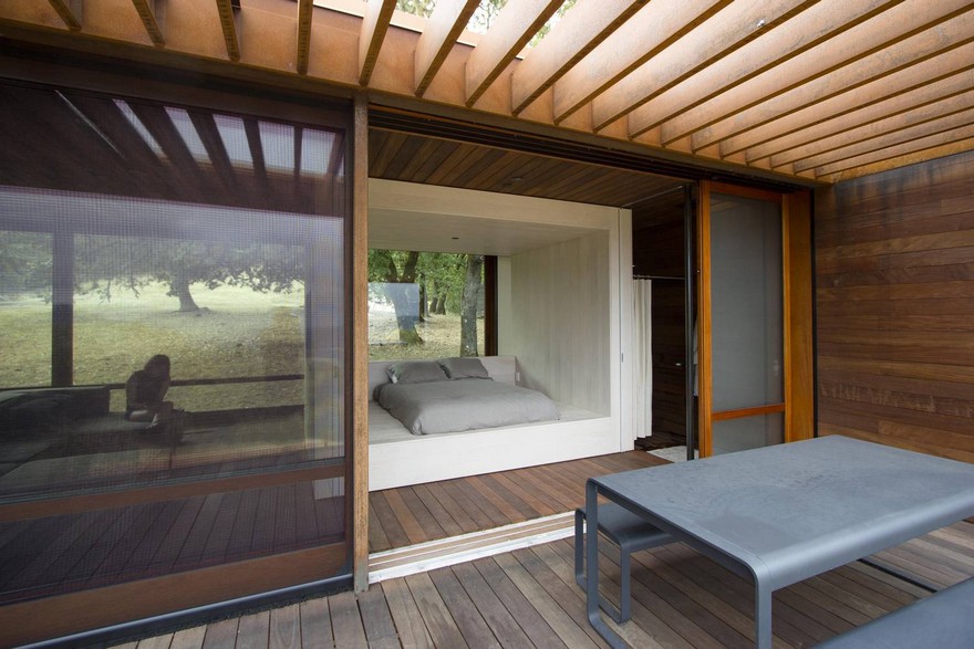 Sonoma weeHouse – Prefabricated House Consisting of Two Minimalist Open-Sided Boxes-21