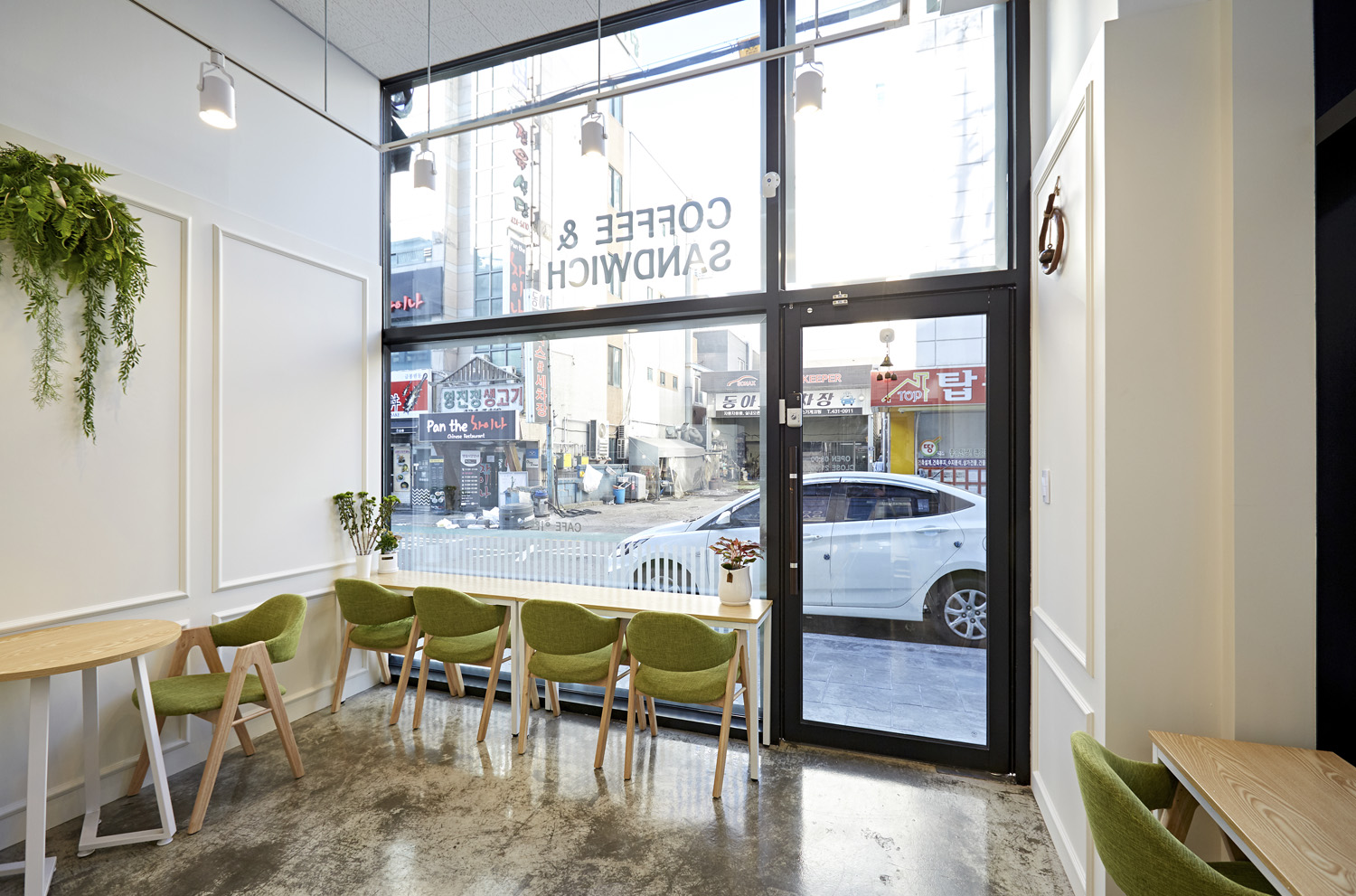 简约白调 9 坪咖啡馆 展现空间魅力-8