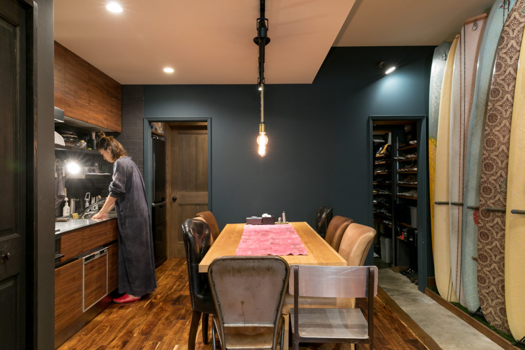 インテリアデザイナーの自邸 サーフィンを中心に考えた 鎌倉のリノベーション住宅 | Renovation | 100%LiFE-1