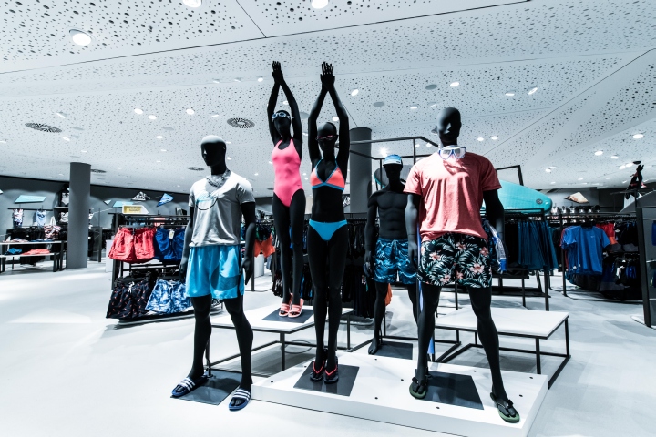 L&T 体育用品店-37