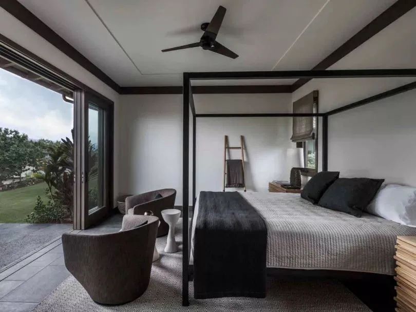 奇葩设计师用2年把房子涂成黑色,还被夸是天才？-118