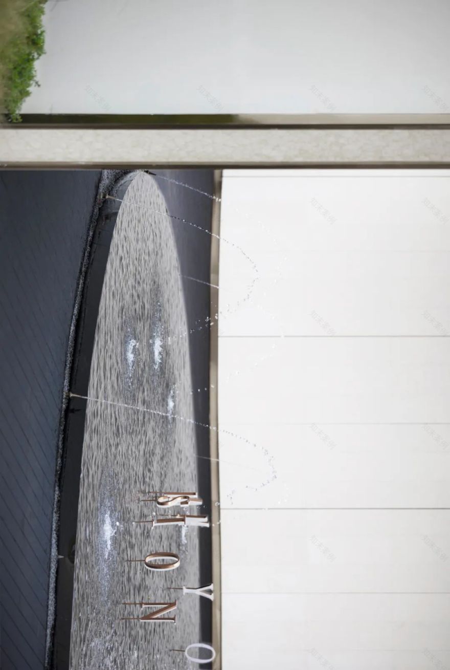 领地悦府 | 红蓝对决的景观艺术-20