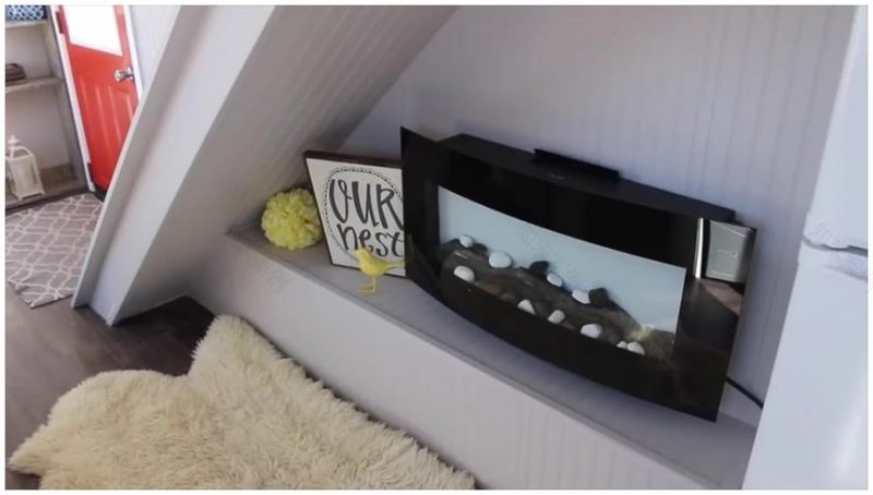 Blue Vinyl Tiny Trailer House Has All Comfort - Small House Decor-14