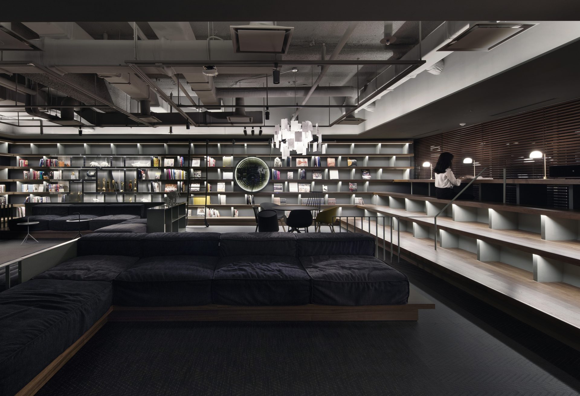 DEXTER STUDIOS WGNB-20