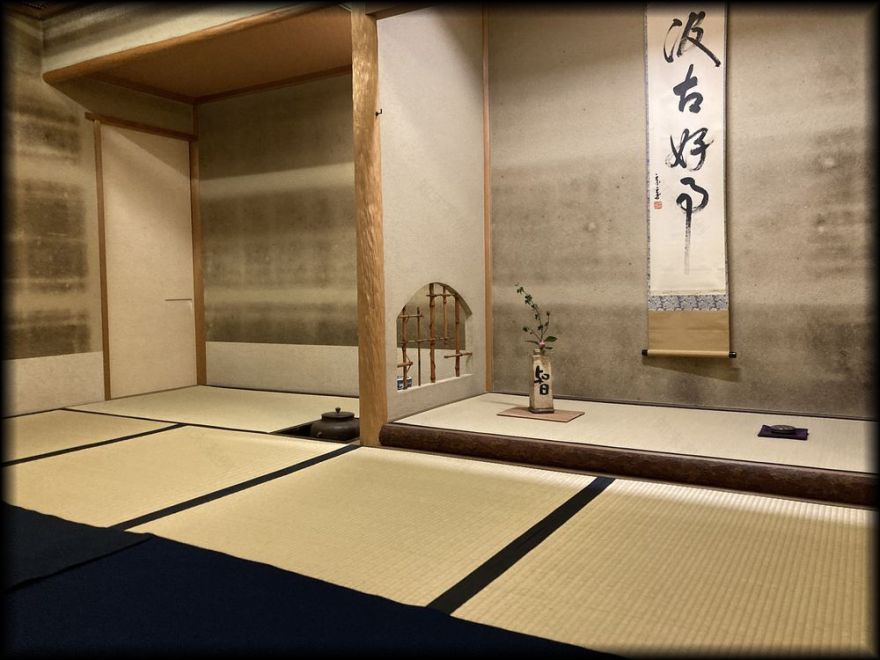 鶴屋吉信本店茶寮「菓遊茶屋」茶室「游心」及坪庭丨日本京都-47