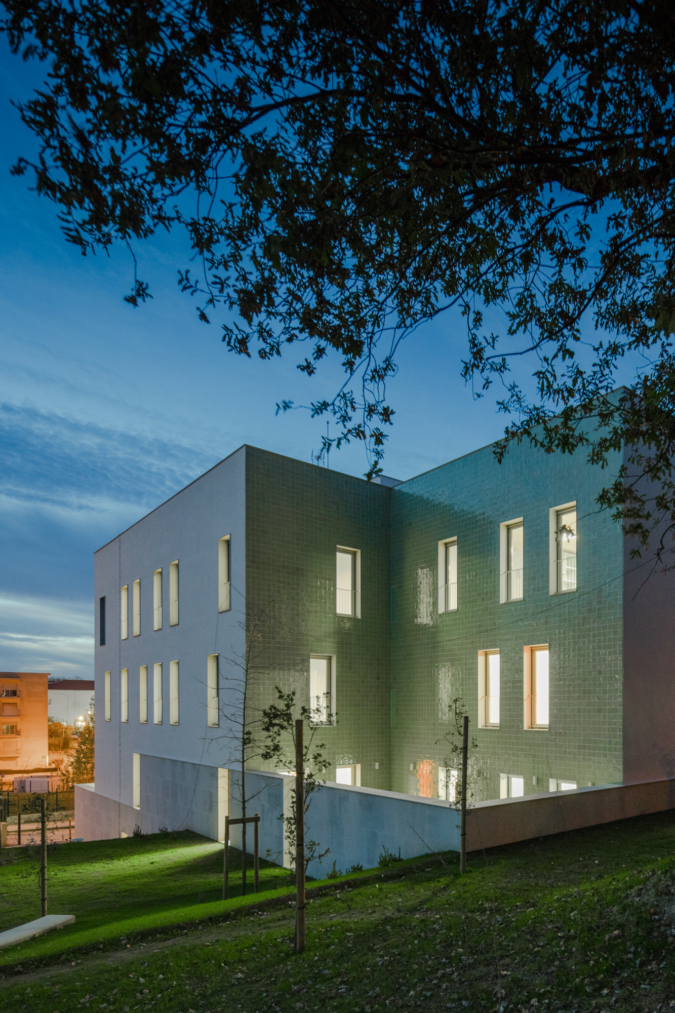 葡萄牙波尔图“Casa Acreditar do Porto”儿童癌症患者家庭住房设计-46