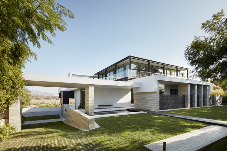 加州山坡上的现代绿色住宅-26