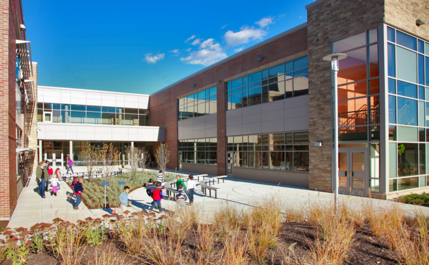 Ducketts Lane 小学 | 内外互动学习的绿色环境-10