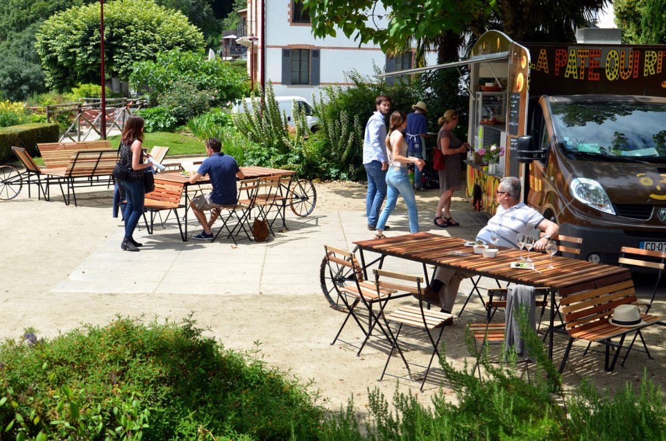 融合户外空间的 Embarquement 家具设计-0