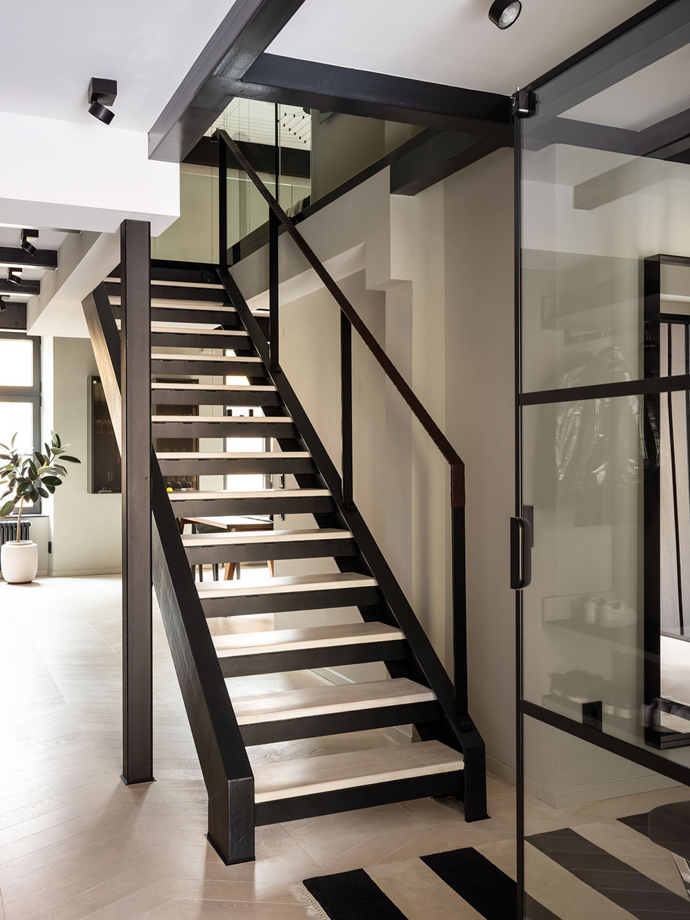 斯德哥尔摩时尚现代复式公寓设计-19