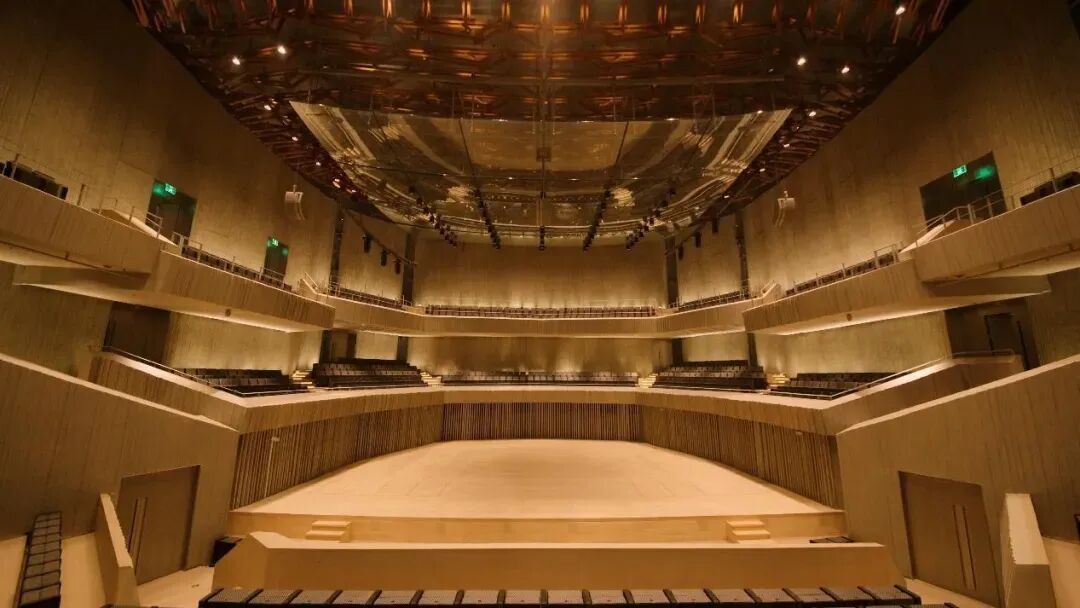 “家门口”的世界级盛宴：未来之瞳大剧院璀璨启幕，中孚泰助力首演成功-8