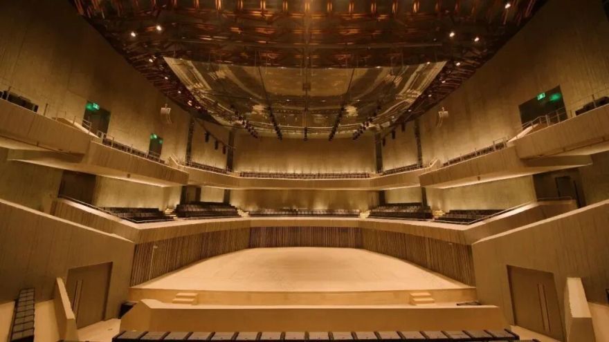 “家门口”的世界级盛宴:未来之瞳大剧院璀璨启幕,中孚泰助力首演成功-8