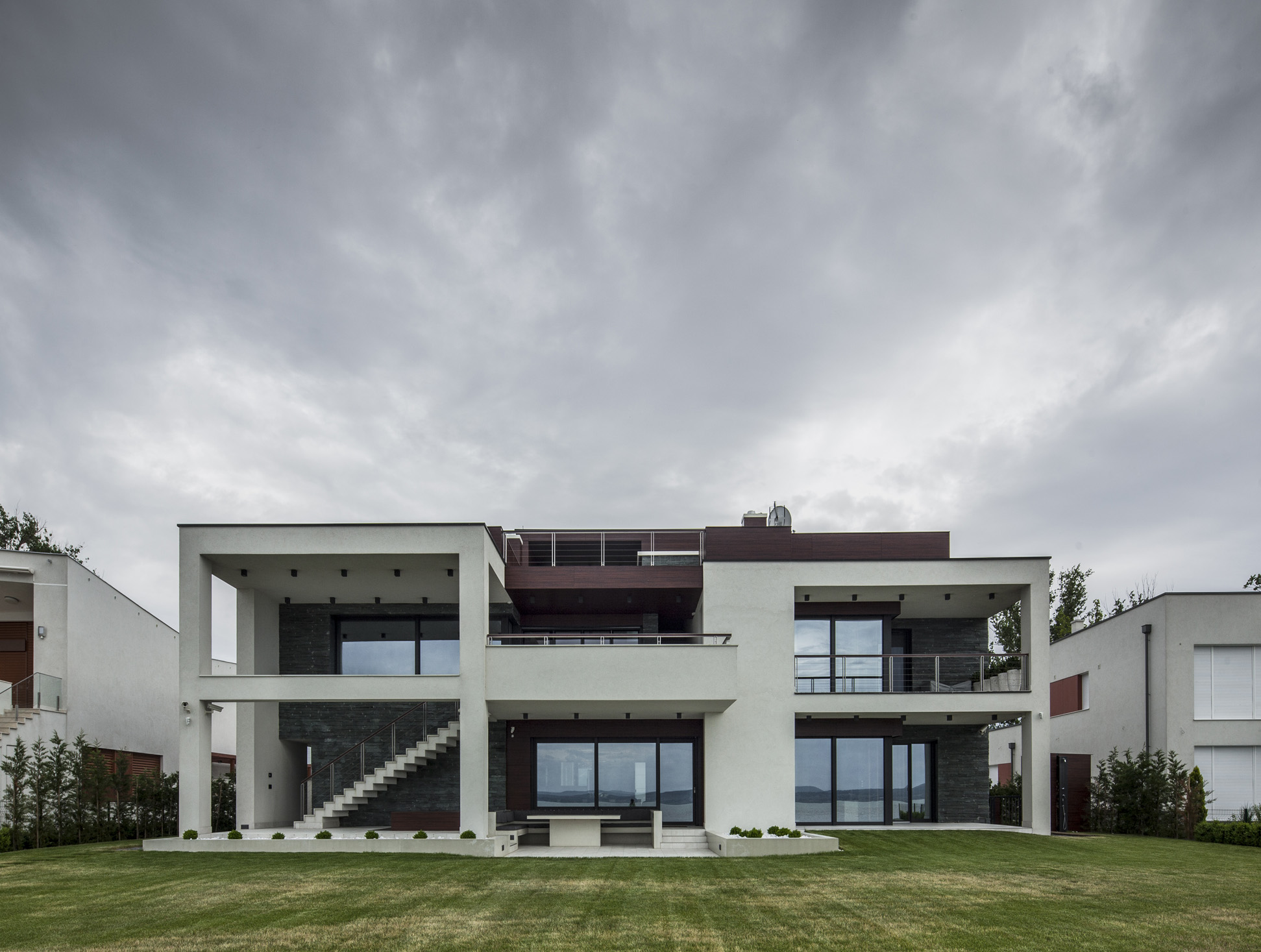 lake side duplex house-19