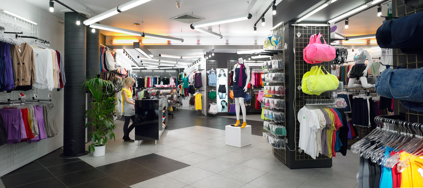 American Apparel: Oxford Street | Circular-33