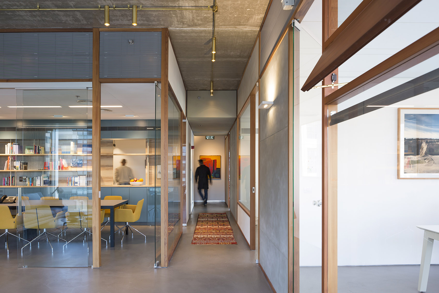 Lautman基金办公室，以色列特拉维夫 / Raphael Cohen 和 Zach Ronen-17