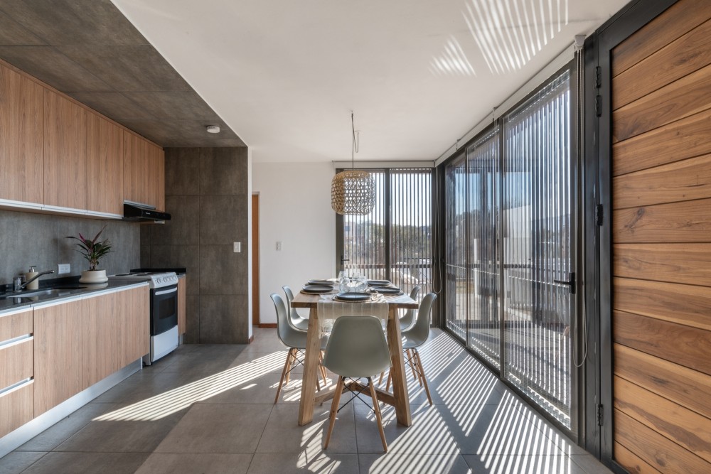 阿根廷山林中的简约住宅设计-18