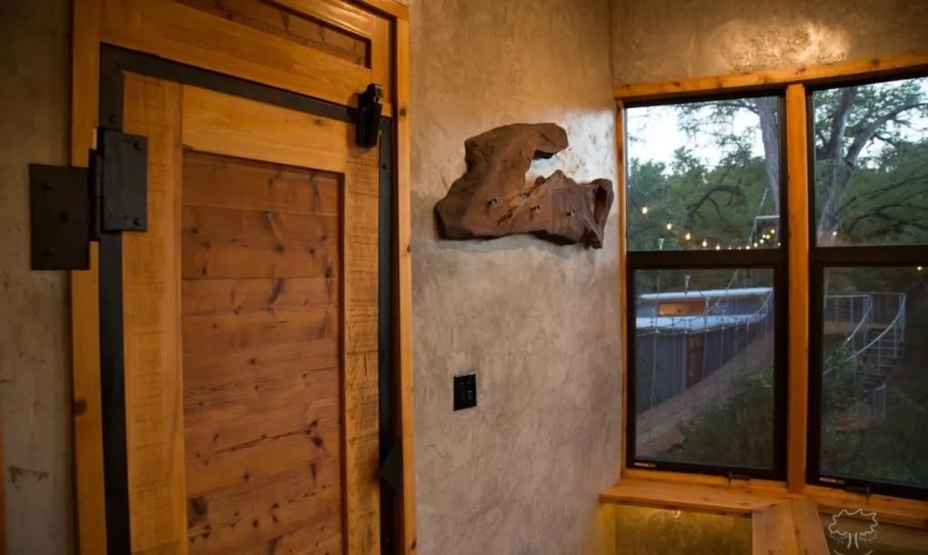 德克萨斯州横溪树屋 | 自然与艺术的完美融合-16