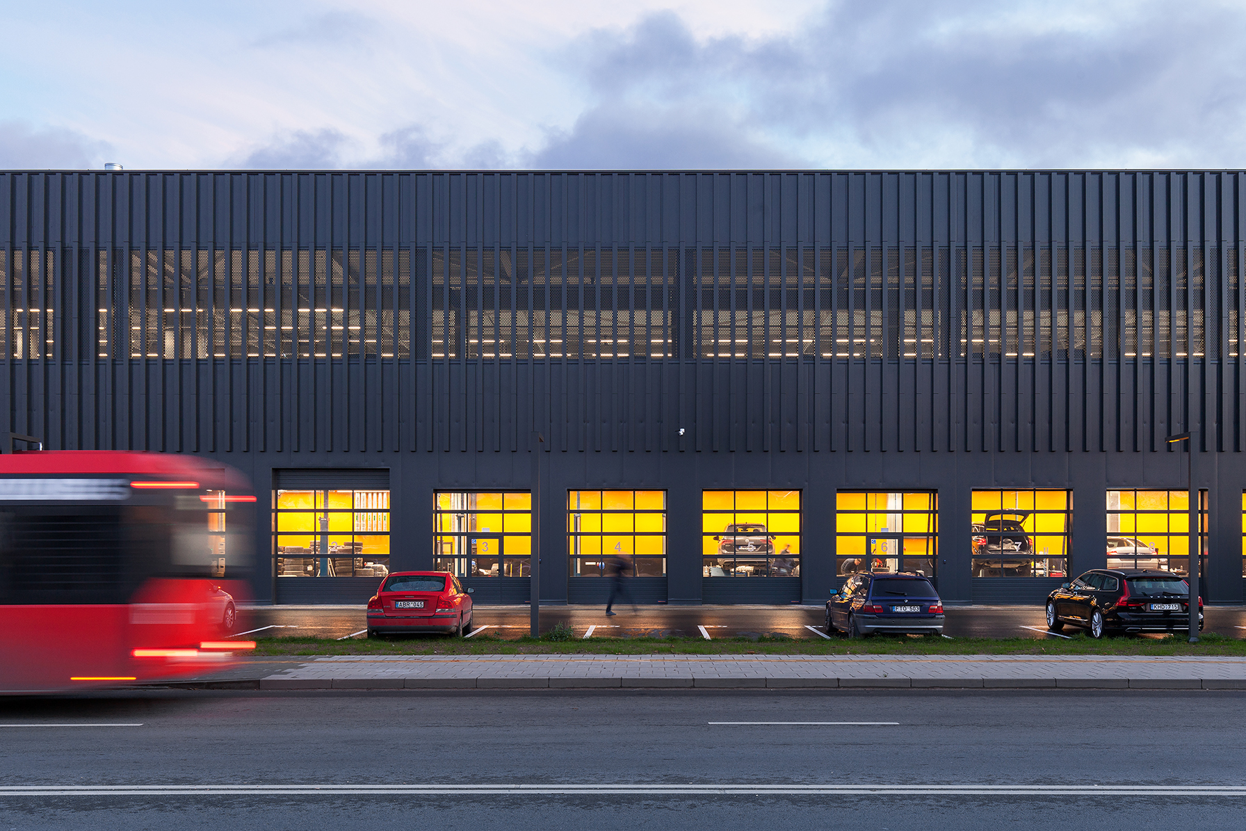 Autojuta 汽车销售服务中心-11