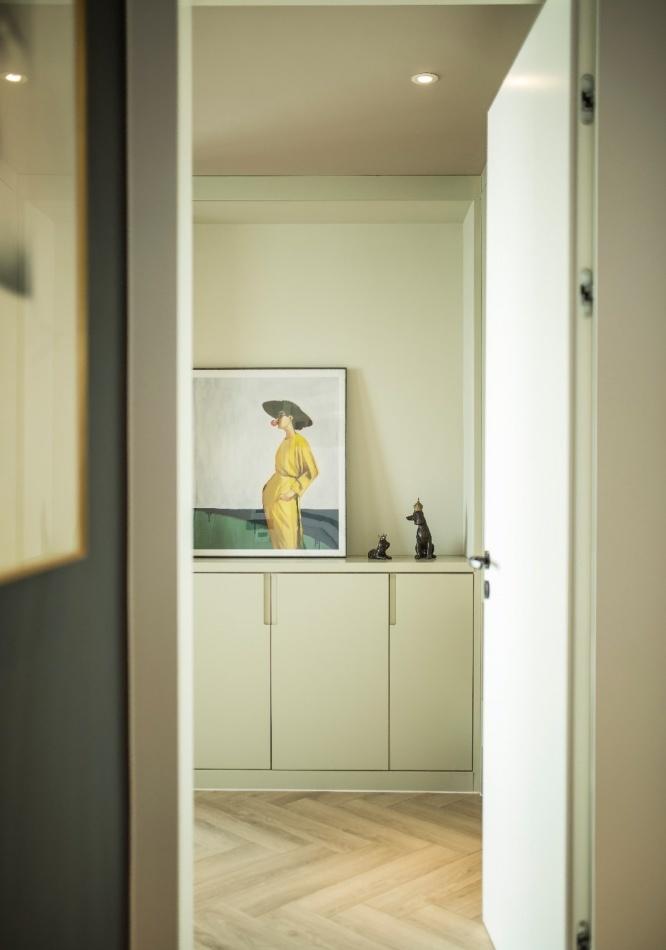 90 后小姐姐的现代独居空间 | 拆墙扩景,主卧套房,黑白书房-30