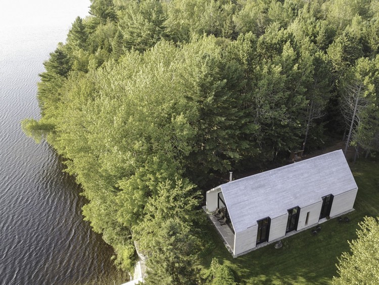 Window on the Lake YH2-25