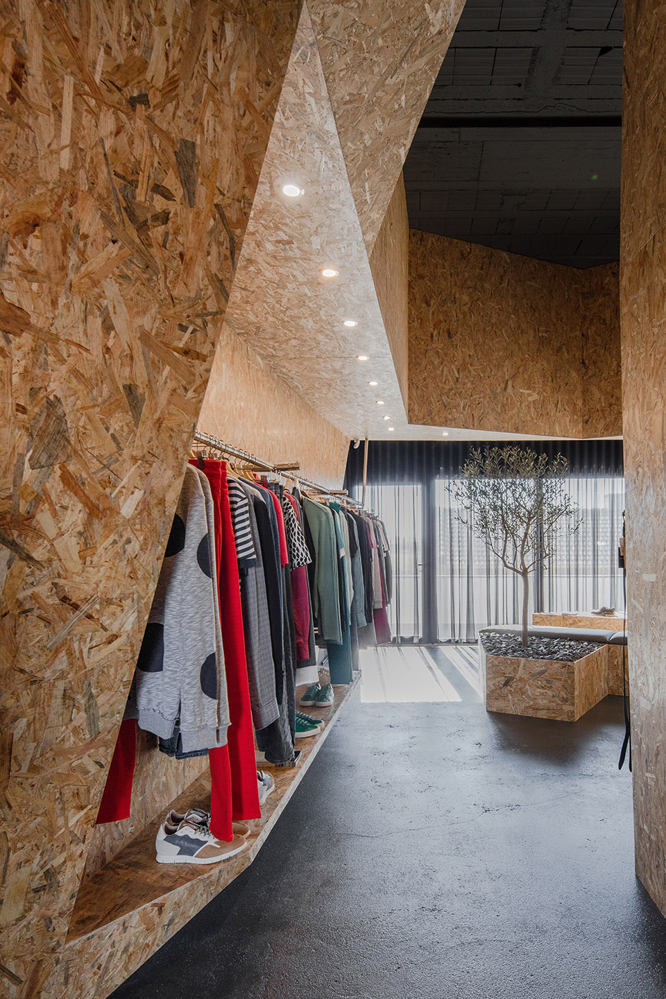 葡萄牙多品牌男装店  3r Ernesto Pereira-7