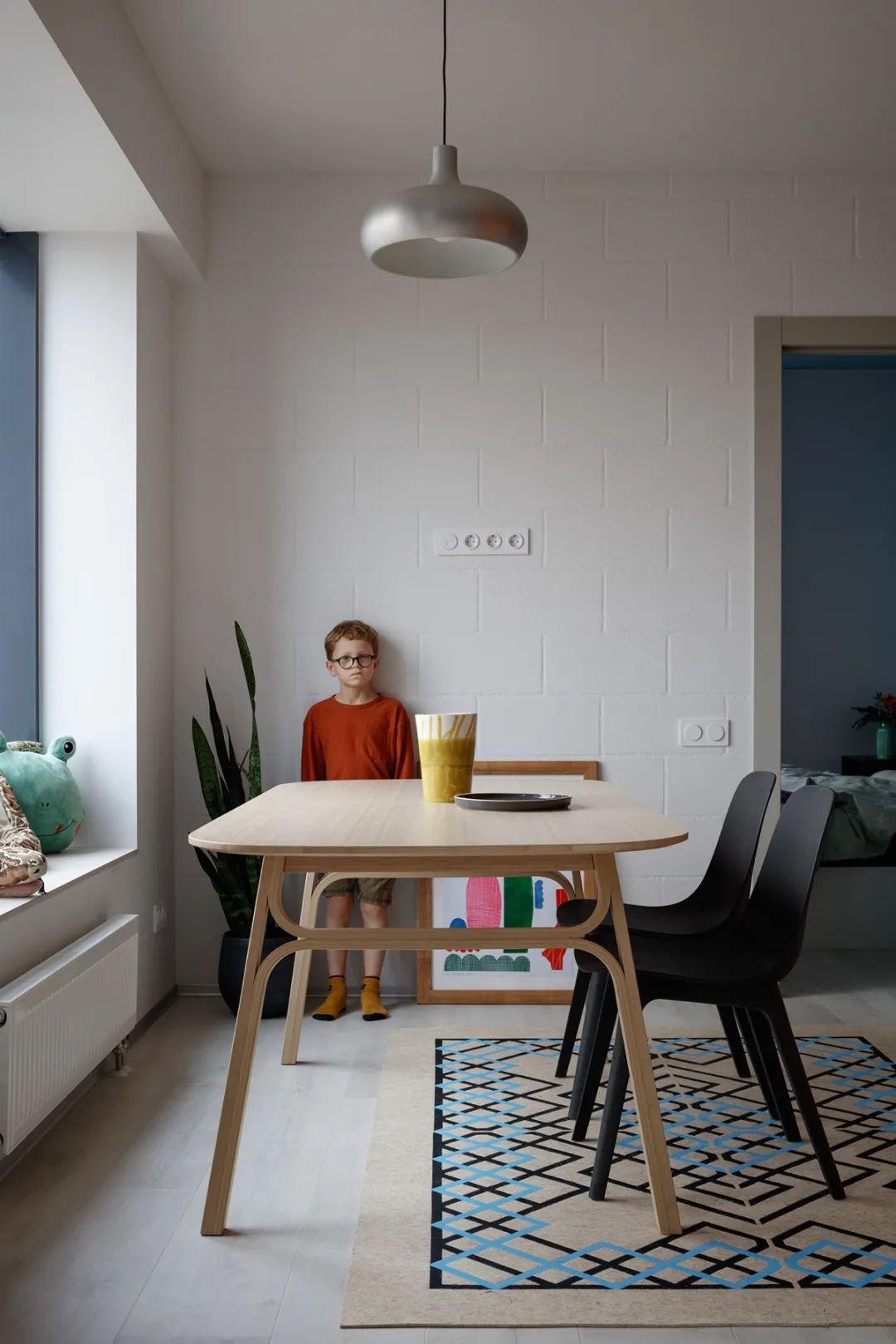 蓝橙碰撞的四口之家丨DVEKATI 设计团队-19