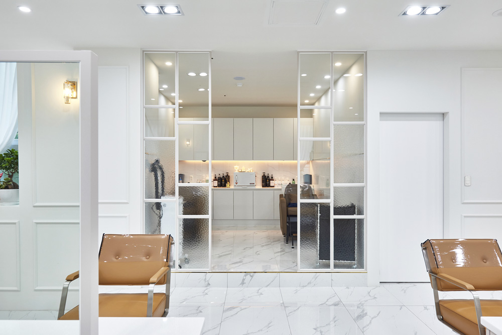 40 平现代美容院设计，打造温馨氛围-15