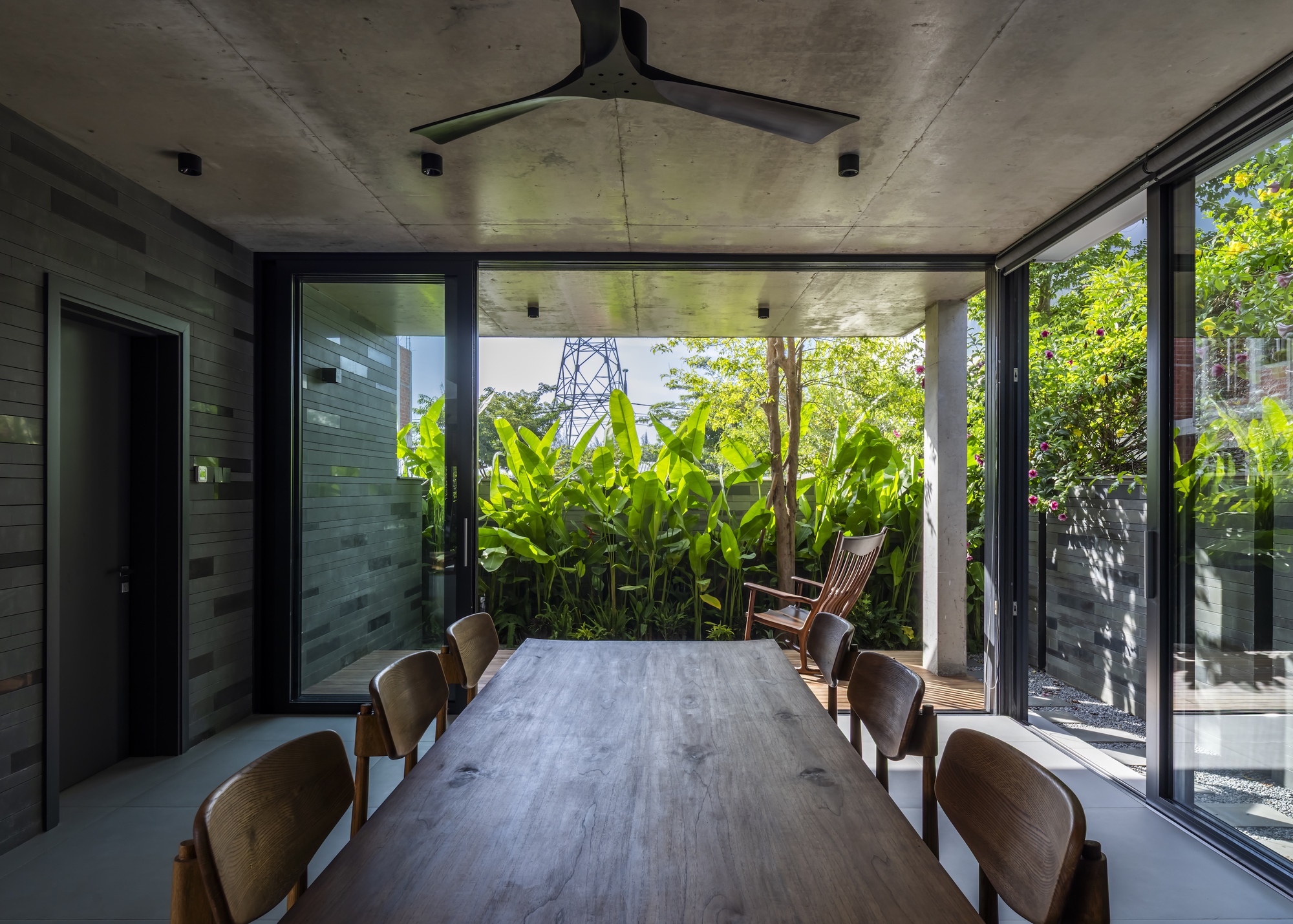 别墅庭院丨越南丨AN NAM Architecture-53